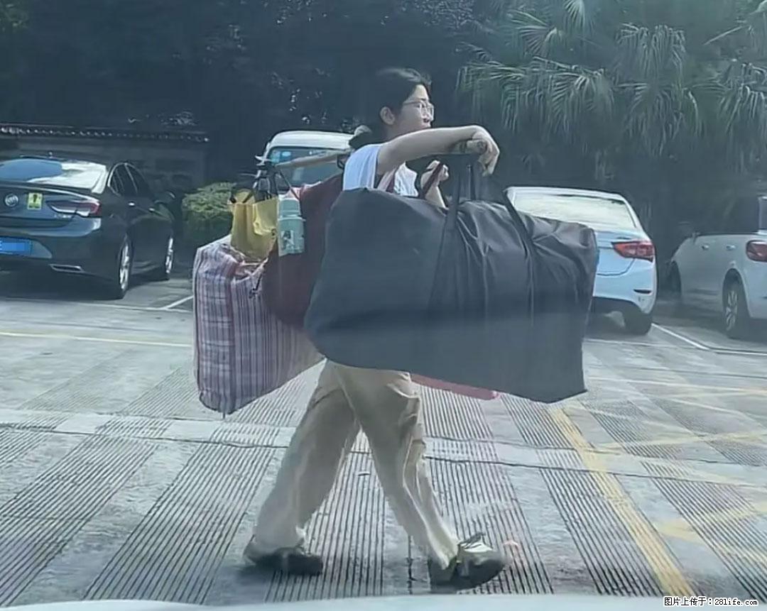 全网追的“扁担女孩”,找了一份暑假工,时薪12元 - 南阳生活资讯 - 南阳28生活网 ny.28life.com